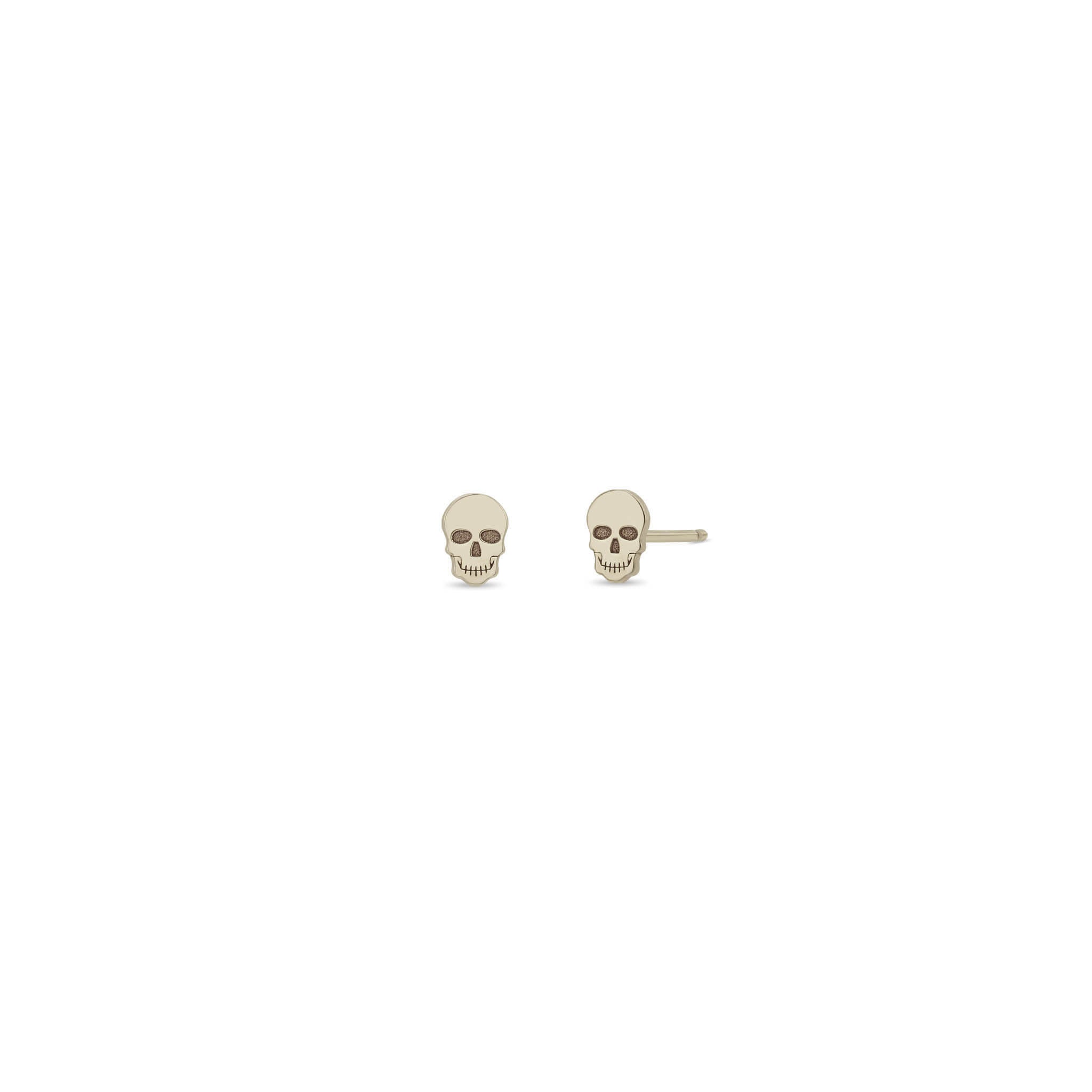 Zoë Chicco 14k Gold Itty Bitty Skull Stud Earrings