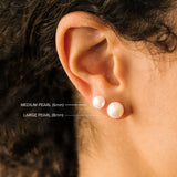 comparison image of a 6mm and 8mm Zoë Chicco 14k Gold Pearl Stud Earrings