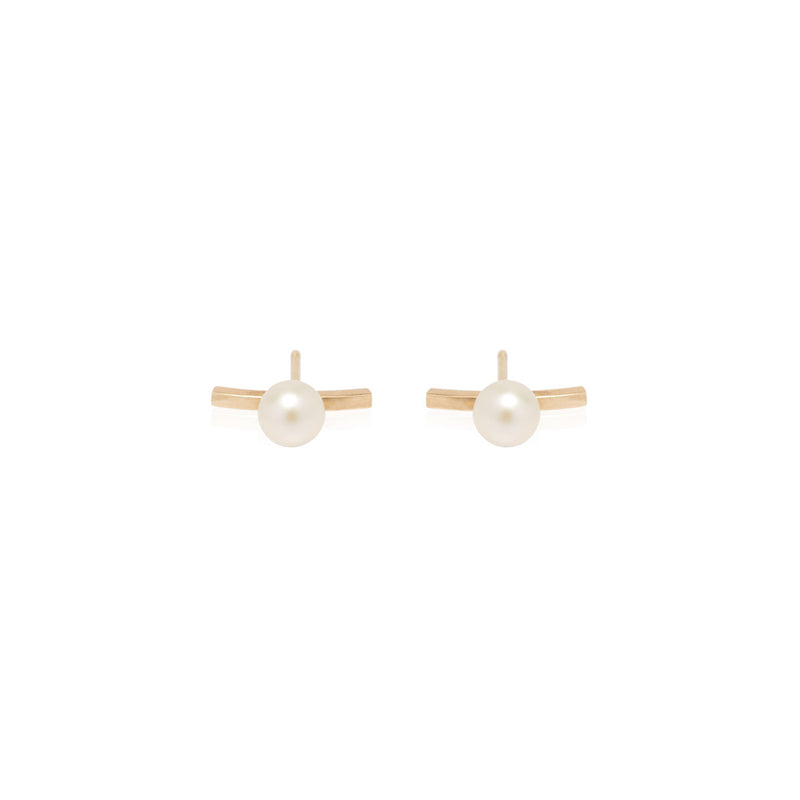 Zoë Chicco 14kt Yellow Gold Curved Bar Staple Pearl Stud Earrings